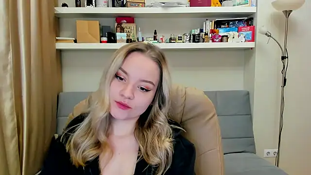 Kara Smith  online show from December 2024 11:03:02 PM