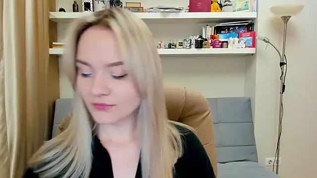 Kara Smith  online show from February 2025 10:19:01 PM