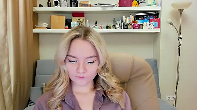 Kara Smith  online show from March 2025 12:05:02 AM