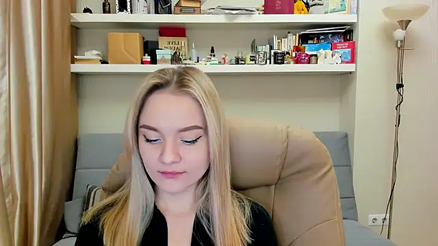 Kara Smith  online show from March 2025 12:12:01 AM