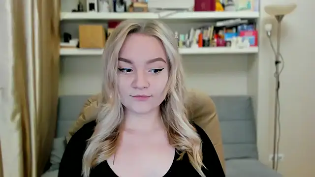 Kara Smith  online show from October 2025 11:13:02 PM