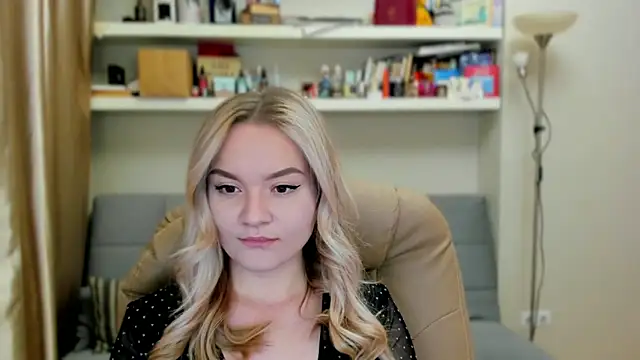 Kara Smith  online show from October 2025 11:18:01 PM