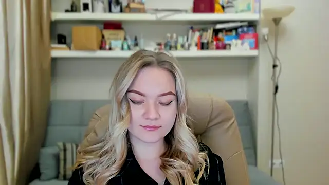 Kara Smith  online show from November 2025 11:13:01 PM