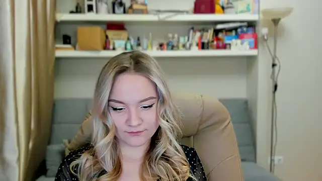 Kara Smith  online show from November 2025 11:36:02 PM