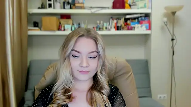 Kara Smith  online show from November 2025 10:46:01 PM