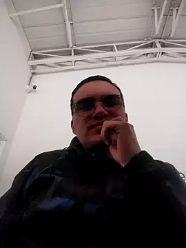 Snapshot of Andy-rtg chatting on November 2025 03:58:02 PM Andy-rtg online show from November 2025 03:58:02 PM