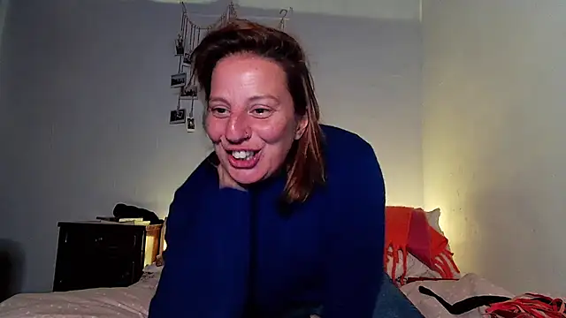 Snapshot of vitoriavaz chatting on November 2025 06:40:02 PM vitoriavaz online show from November 2025 06:40:02 PM