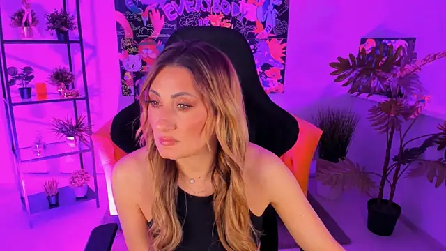 SarahAlluring online show from March 2025 01:30:01 PM