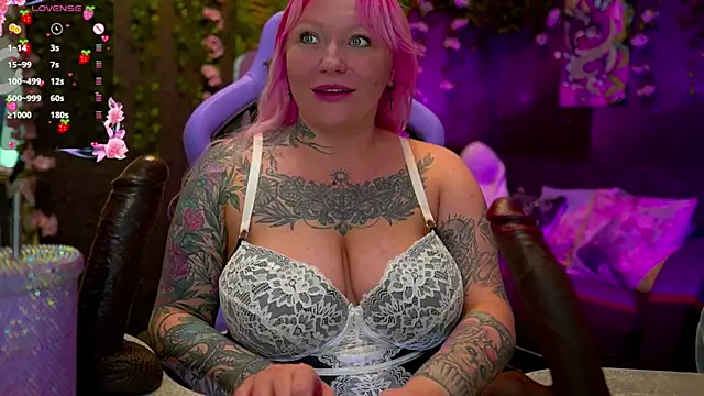 BlackedBarbie online show from September 2025 07:15:01 PM