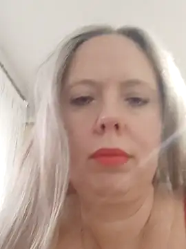 Irina3718 online show from October 2025 01:17:02 PM