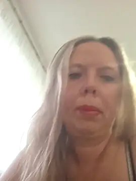 Irina3718 online show from November 2025 01:35:02 PM