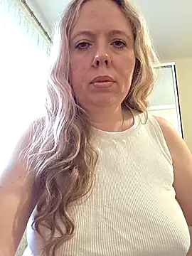 Snapshot of Irina3718 chatting on May 2026 02:58:01 PM Irina3718 online show from May 2026 02:58:01 PM