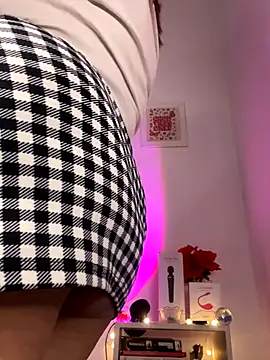 Snapshot of PaulaMarin chatting on October 2025 01:31:01 AM PaulaMarin online show from October 2025 01:31:01 AM