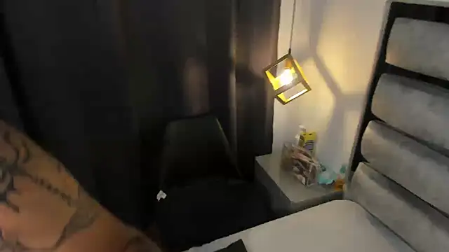 valery and Dani  online show from November 2025 08:08:01 PM