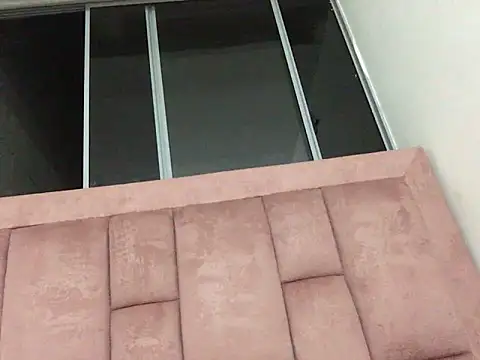 skyler1195 online show from November 2025 12:52:02 AM