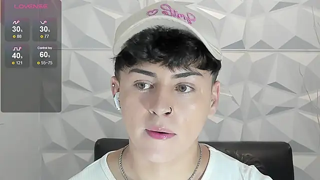 Snapshot of Sam_Daves chatting on February 2026 01:59:01 PM Sam Daves online show from February 2026 01:59:01 PM