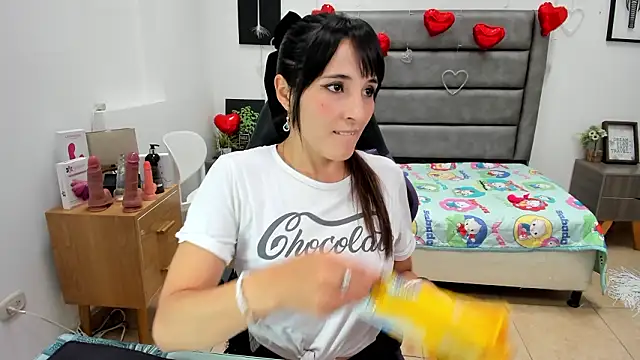 Tania Duque online show from March 2026 02:01:01 PM