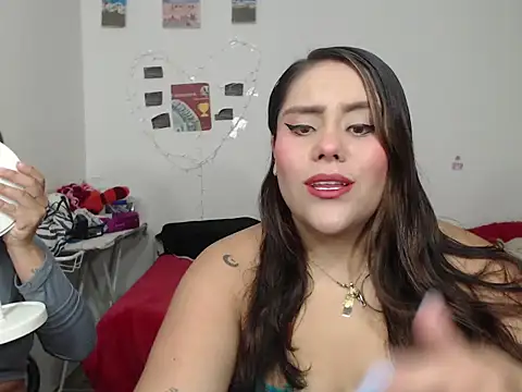 nicky andcamil online show from November 2025 11:15:01 PM