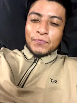 Snapshot of YAHIRALEJANDRIIIIII chatting on October 2025 01:03:02 AM YAHIRALEJANDRIIIIII online show from October 2025 01:03:02 AM