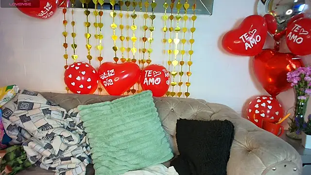 EllenaBoobs  online show from September 2025 06:13:01 AM