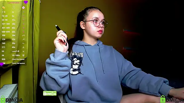 Lilysweet13 online show from October 2025 01:48:02 PM