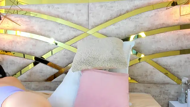 Sofiia Rossee  online show from January 2026 08:00:01 PM