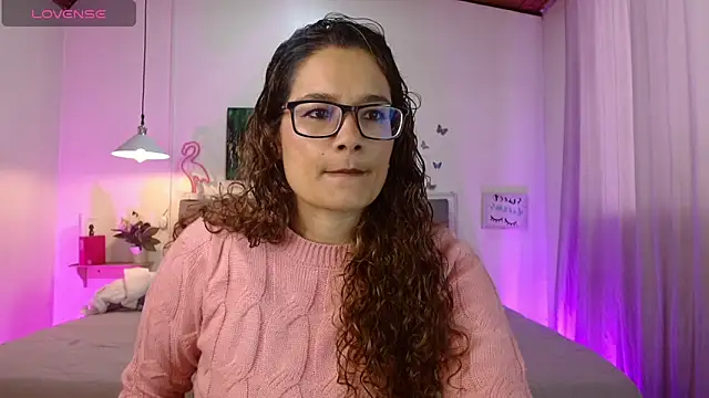 Rose Thompson1 online show from April 2026 01:23:01 PM