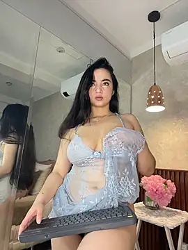 Snapshot of alisonnwalker2025 chatting on February 2026 01:05:02 PM alisonnwalker2025 online show from February 2026 01:05:02 PM