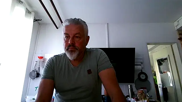 Berg Boy online show from June 2026 06:15:02 AM