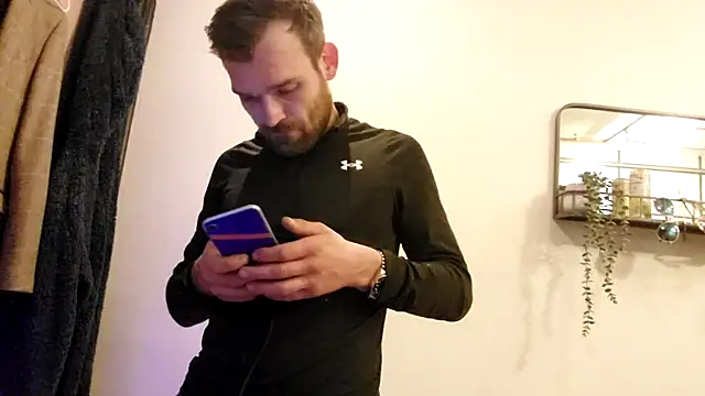 Snapshot of LKC94 chatting on October 2025 12:52:02 AM LKC94 online show from October 2025 12:52:02 AM