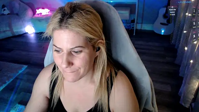 BellaStar84 online show from February 2026 12:32:02 PM