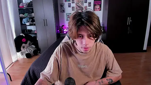 xIce Boy online show from April 2026 01:49:02 PM