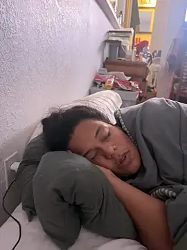 Snapshot of Foxdaguy chatting on November 2025 02:43:01 AM Foxdaguy online show from November 2025 02:43:01 AM