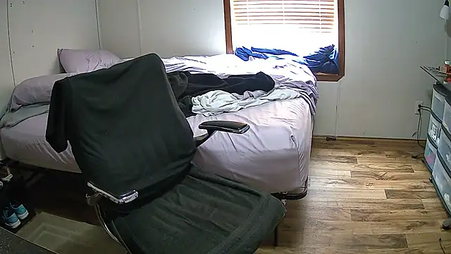 Muffdiver718 online show from March 2025 03:16:02 PM