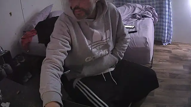 Muffdiver718 online show from March 2025 07:25:02 AM