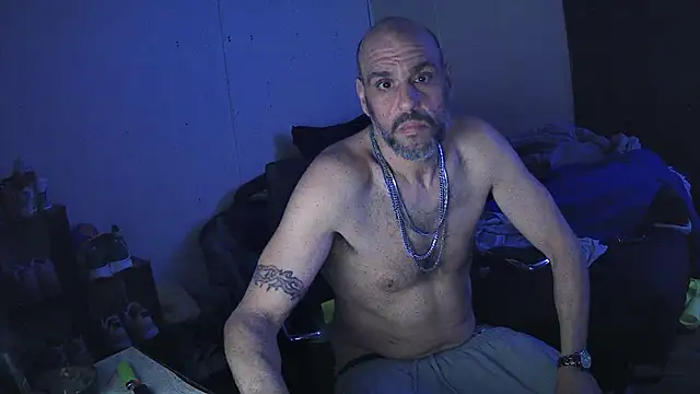 Muffdiver718 online show from January 2026 09:14:02 AM