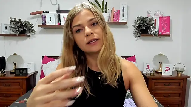 HaleyReedme online show from September 2025 07:08:02 AM