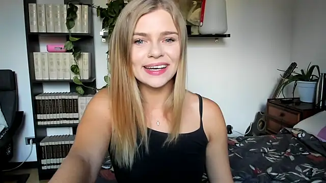 HaleyReedme online show from September 2025 07:11:02 AM