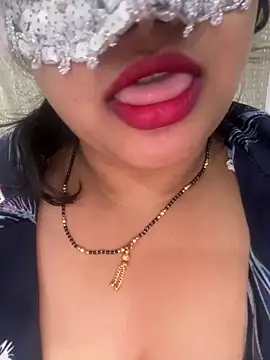 Catchybusty online show from June 2026 05:12:02 PM