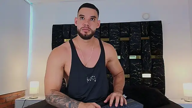 Snapshot of chris_blake__ chatting on March 2025 09:47:02 PM chris blake   online show from March 2025 09:47:02 PM