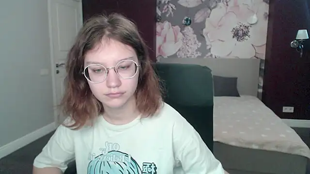 AngelinaLow online show from March 2025 09:42:01 AM