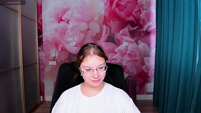 AngelinaLow online show from October 2025 11:27:02 AM