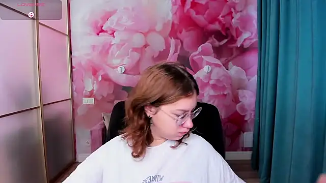 AngelinaLow online show from October 2025 05:21:02 AM