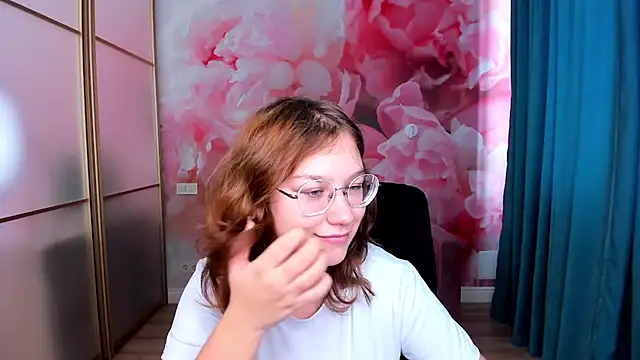 AngelinaLow online show from November 2025 12:26:01 PM