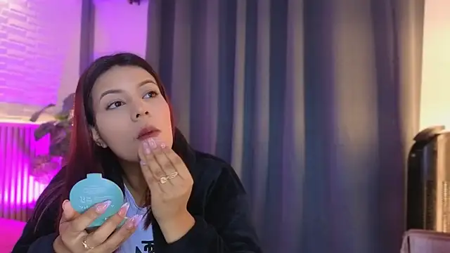 TiffanyWalk online show from December 2025 10:41:02 AM