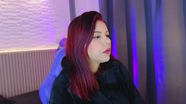 TiffanyWalk online show from December 2025 11:16:02 AM