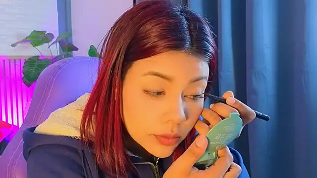 TiffanyWalk online show from March 2026 12:34:01 PM