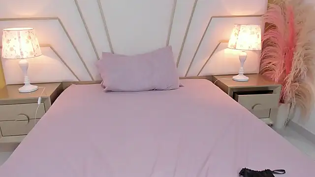 Snapshot of Amara_Sinclair chatting on March 2025 10:53:01 PM Amara Sinclair online show from March 2025 10:53:01 PM