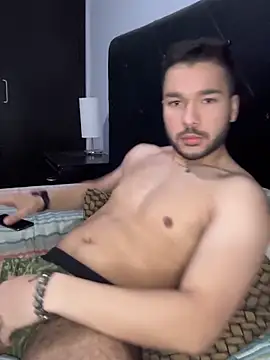 Snapshot of alejocoleman chatting on October 2025 09:50:01 PM alejocoleman online show from October 2025 09:50:01 PM