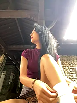 linger-23 online show from September 2025 07:44:02 AM